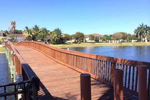 Condo in Miramar, Florida, 3 bedrooms  № 2003833 - photo 11