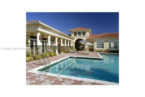 Condo in Miramar, Florida, 3 bedrooms  № 2003833 - photo 5