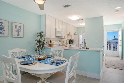 Condo in Sarasota, Florida, 1 bedroom № 2237322 - photo 10