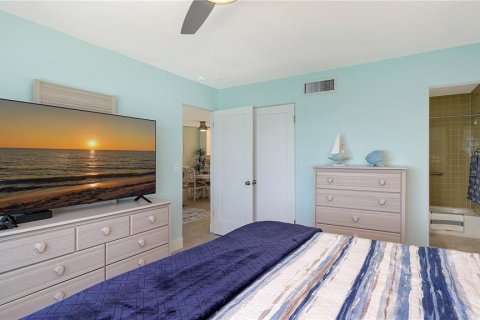 Condo in Sarasota, Florida, 1 bedroom № 2237322 - photo 19