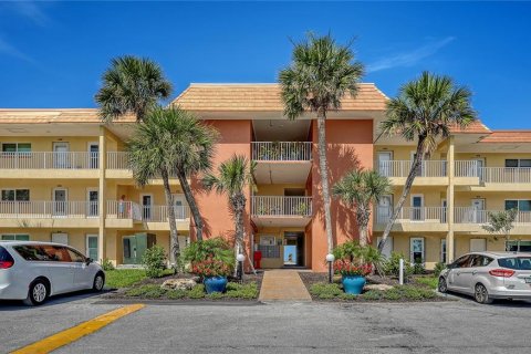 Condo in Sarasota, Florida, 1 bedroom № 2237322 - photo 3