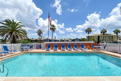 Condo in Sarasota, Florida, 1 bedroom № 2237322 - photo 23