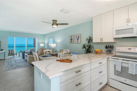 Condo in Sarasota, Florida, 1 bedroom № 2237322 - photo 11