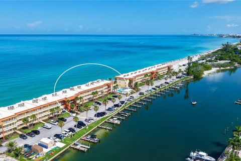 Condo in Sarasota, Florida, 1 bedroom № 2237322 - photo 2