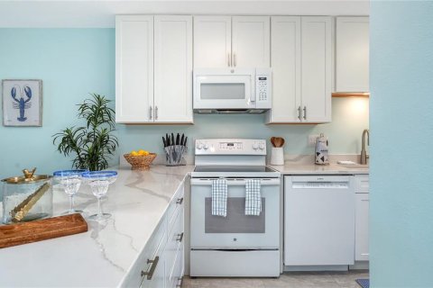 Condo in Sarasota, Florida, 1 bedroom № 2237322 - photo 13