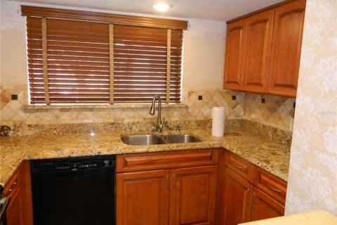 Condo in Altamonte Springs, Florida, 3 bedrooms № 2283966 - photo 10