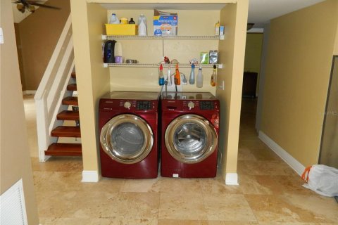 Condo in Altamonte Springs, Florida, 3 bedrooms № 2283966 - photo 11