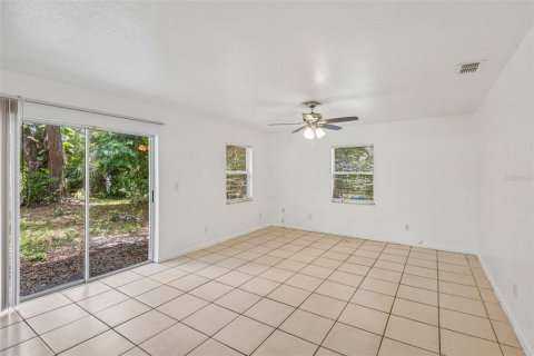 Casa en venta en Tampa, Florida, 3 dormitorios, 114.27 m2 № 2202454 - foto 5