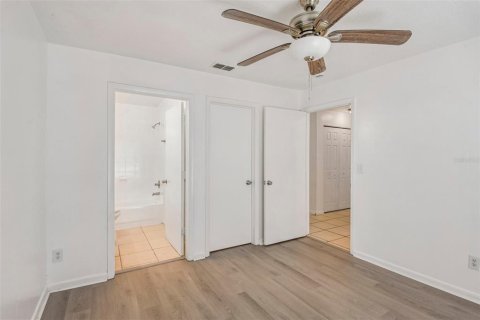 Casa en venta en Tampa, Florida, 3 dormitorios, 114.27 m2 № 2202454 - foto 15
