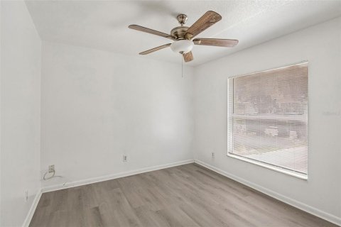 Casa en venta en Tampa, Florida, 3 dormitorios, 114.27 m2 № 2202454 - foto 12