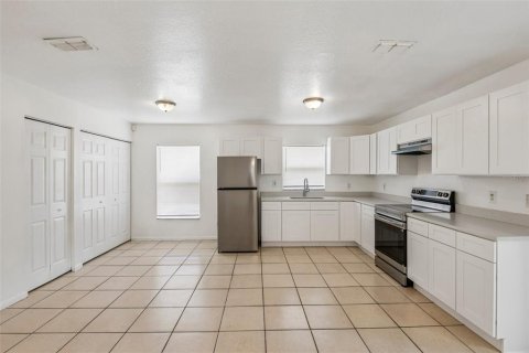 Casa en venta en Tampa, Florida, 3 dormitorios, 114.27 m2 № 2202454 - foto 4