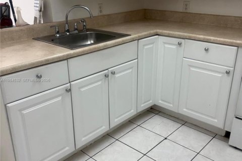 Квартира в Майами, Флорида 1 спальня, 62.06м2 № 2045727