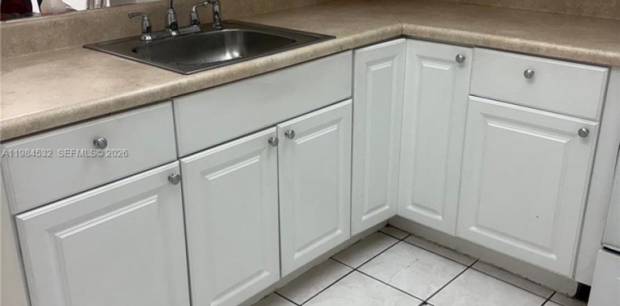 Квартира в Майами, Флорида 1 спальня, 62.06м2 № 2045727