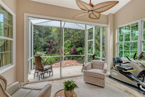 House in University Park, Florida 2 bedrooms, 149.48 sq.m. № 1903487 - photo 11