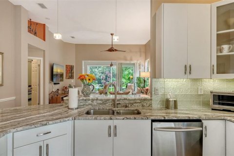 House in University Park, Florida 2 bedrooms, 149.48 sq.m. № 1903487 - photo 15