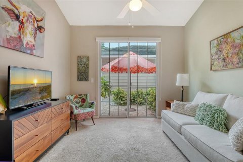 House in University Park, Florida 2 bedrooms, 149.48 sq.m. № 1903487 - photo 25
