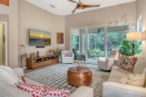 House in University Park, Florida 2 bedrooms, 149.48 sq.m. № 1903487 - photo 9