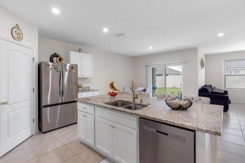 House in Haines City, Florida 4 bedrooms, 173.45 sq.m. № 2201966 - photo 5