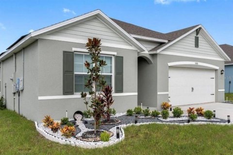 House in Haines City, Florida 4 bedrooms, 173.45 sq.m. № 2201966 - photo 2