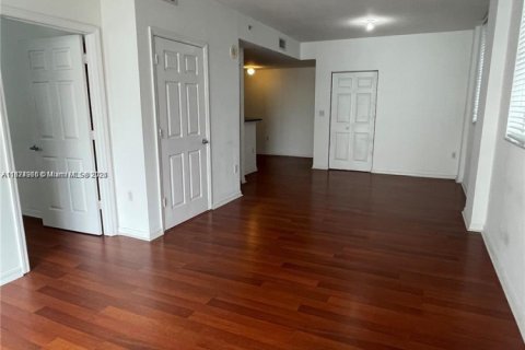 Copropriété à louer à Miami, Floride: 1 chambre, 67.91 m2 № 1926419 - photo 4