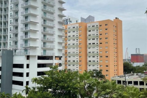 Copropriété à louer à Miami, Floride: 1 chambre, 67.91 m2 № 1926419 - photo 9