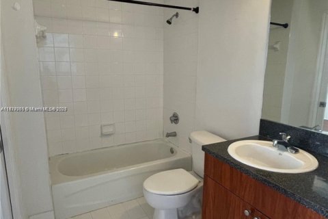 Copropriété à louer à Miami, Floride: 1 chambre, 67.91 m2 № 1926419 - photo 5