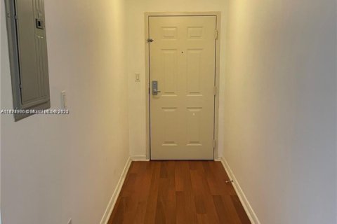 Copropriété à louer à Miami, Floride: 1 chambre, 67.91 m2 № 1926419 - photo 8