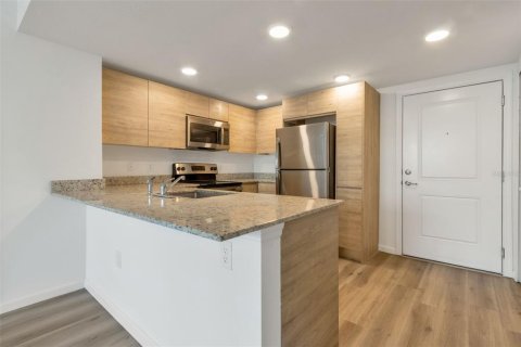 Condo in Orlando, Florida, 3 bedrooms № 2220847 - photo 6