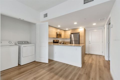Condo in Orlando, Florida, 3 bedrooms № 2220847 - photo 7