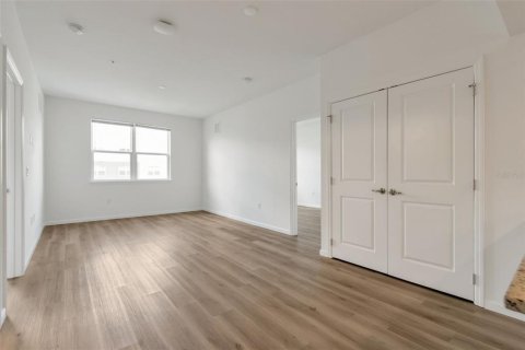 Condo in Orlando, Florida, 3 bedrooms № 2220847 - photo 13
