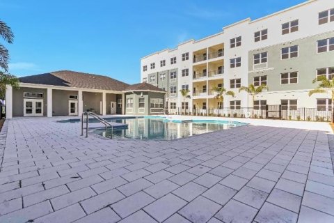 Condo in Orlando, Florida, 3 bedrooms № 2220847 - photo 2