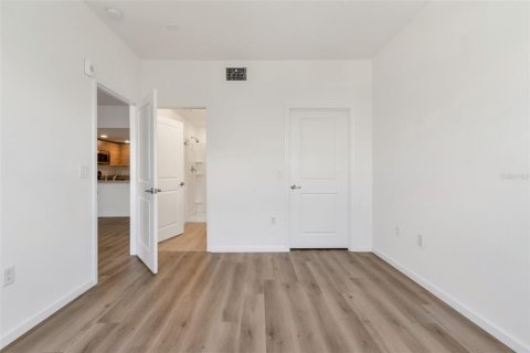 Condo in Orlando, Florida, 3 bedrooms № 2220847 - photo 21