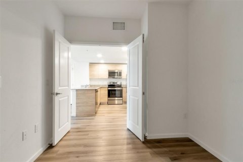 Condo in Orlando, Florida, 3 bedrooms № 2220847 - photo 15
