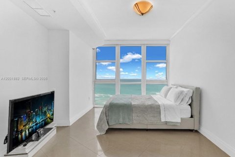 Condominio en venta en Sunny Isles Beach, Florida, 1 dormitorio, 92.16 m2 № 2184002 - foto 6