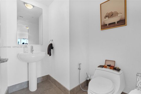 Condominio en venta en Sunny Isles Beach, Florida, 1 dormitorio, 92.16 m2 № 2184002 - foto 20