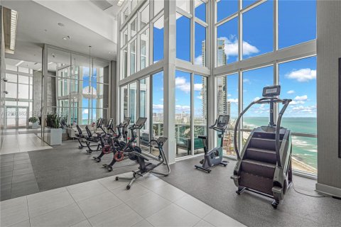 Condominio en venta en Sunny Isles Beach, Florida, 1 dormitorio, 92.16 m2 № 2184002 - foto 22