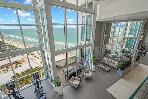 Condominio en venta en Sunny Isles Beach, Florida, 1 dormitorio, 92.16 m2 № 2184002 - foto 24