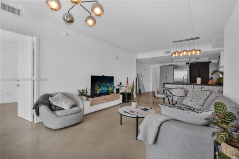 Condominio en venta en Sunny Isles Beach, Florida, 1 dormitorio, 92.16 m2 № 2184002 - foto 18