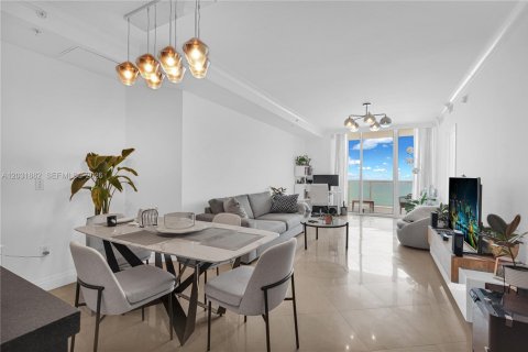 Condominio en venta en Sunny Isles Beach, Florida, 1 dormitorio, 92.16 m2 № 2184002 - foto 12