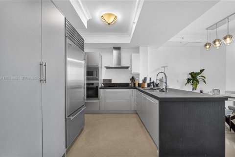Condominio en venta en Sunny Isles Beach, Florida, 1 dormitorio, 92.16 m2 № 2184002 - foto 15