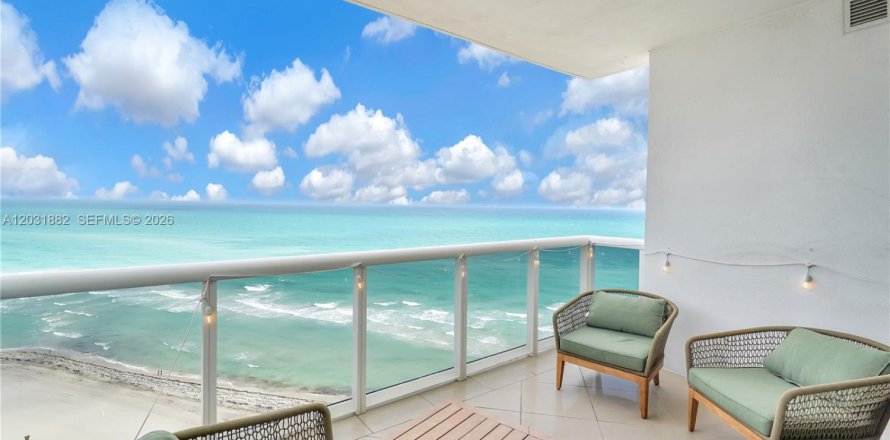 Condominio en Sunny Isles Beach, Florida, 1 dormitorio № 2184002