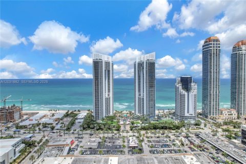 Condominio en venta en Sunny Isles Beach, Florida, 1 dormitorio, 92.16 m2 № 2184002 - foto 29
