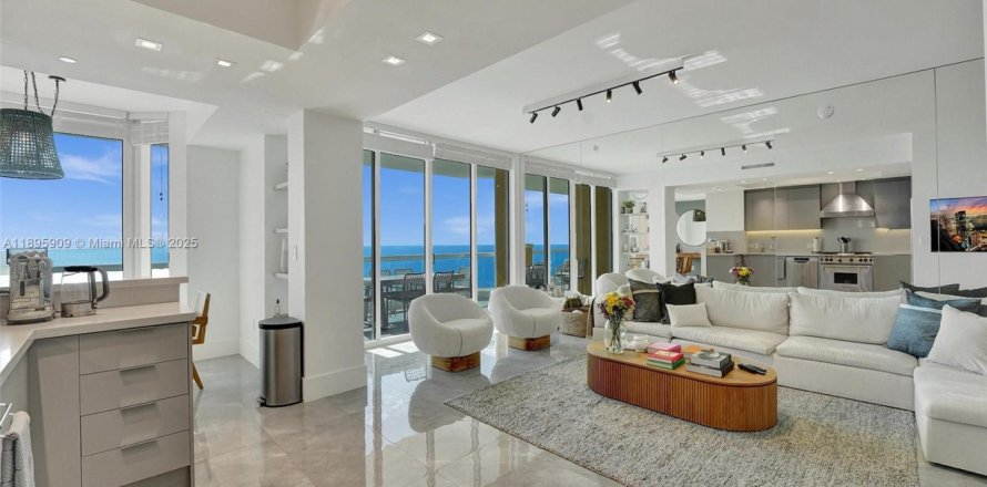 Condo à Sunny Isles Beach, Floride, 3 chambres № 1950021