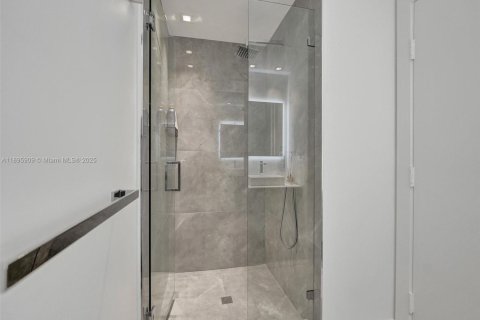 Copropriété à vendre à Sunny Isles Beach, Floride: 3 chambres, 205.69 m2 № 1950021 - photo 30