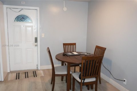 Copropriété à vendre à Sunrise, Floride: 2 chambres, 76.92 m2 № 2061018 - photo 5