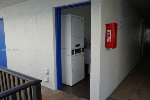 Copropriété à vendre à Sunrise, Floride: 2 chambres, 76.92 m2 № 2061018 - photo 10