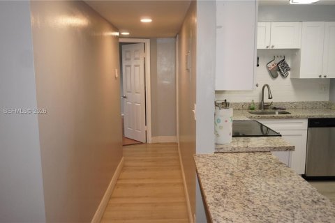 Copropriété à vendre à Sunrise, Floride: 2 chambres, 76.92 m2 № 2061018 - photo 3