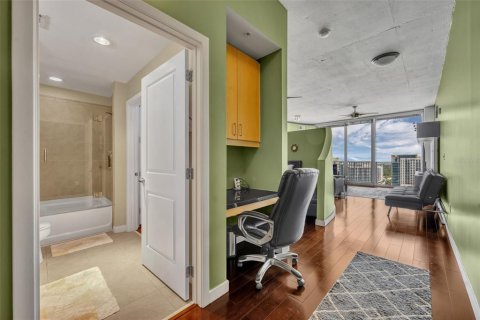 Condominio en venta en Orlando, Florida, 1 dormitorio, 79.34 m2 № 1740566 - foto 4
