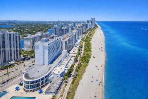 Купить кондоминиум в Майами-Бич, Флорида 37.16м2, № 2045046 - фото 2