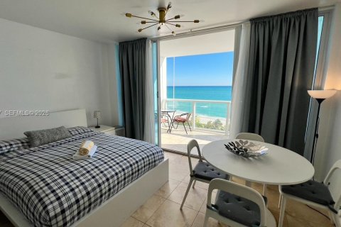 Купить кондоминиум в Майами-Бич, Флорида 37.16м2, № 2045046 - фото 12